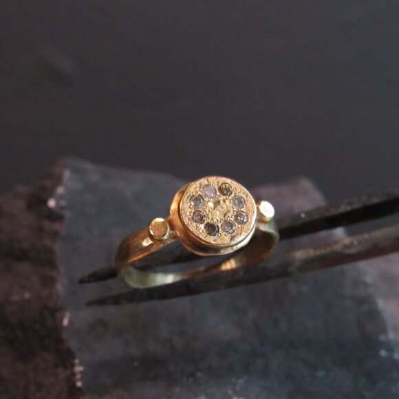 Engagement ring. 14K Yellow gold ring with 0.08ct Diamond Champagne color. - Picture 12 of 16